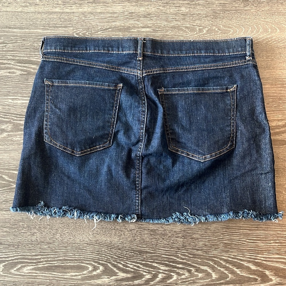 Express | Frayed Hem Mini Denim Skirt | Dark Wash | 14 - Picture 2 of 2